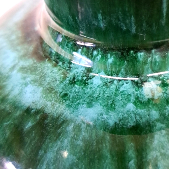 Vintage BlueMountain Pottery teal drip glaze vase made in Canada - Picture 3 of 6